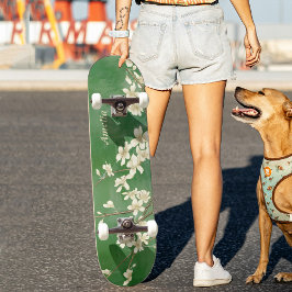 Gepersonaliseerde groene lente witte bloemen skate persoonlijk skateboard