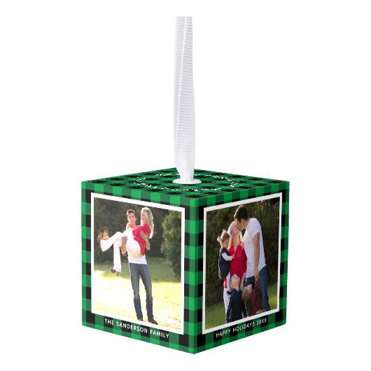 Gepersonaliseerde groene speldenfamilie met kerstm decoratie (Achter hoekig)