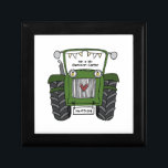 Gepersonaliseerde groene tractor land bruiloft cad cadeaudoosje<br><div class="desc">Een tractor land boerderij bruiloft cadeau dat kan worden gepersonaliseerd. Als u de grootte of het lettertype wilt wijzigen,  klikt u op de knop Bewerken om verder aan te passen. De bunting in de tractor zit in een subtiele crème en wit.</div>