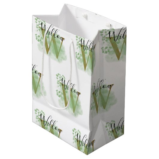 Gepersonaliseerde groene Waterverf & Floral Initia Medium Cadeauzakje (Voorkant Gekanteld)