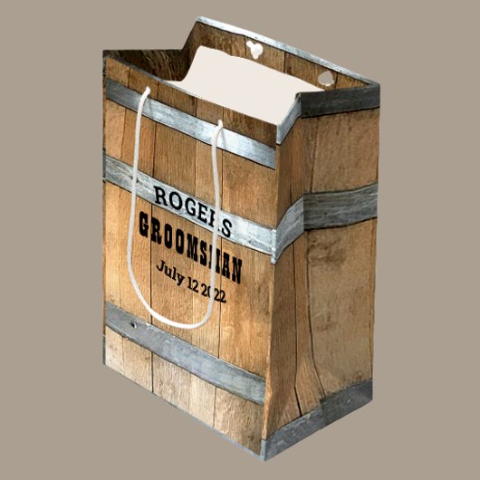 Gepersonaliseerde Groomsman Whiskey Barrel Medium Cadeauzakje