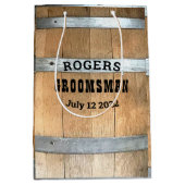 Gepersonaliseerde Groomsman Whiskey Barrel Medium Cadeauzakje (Voorkant)