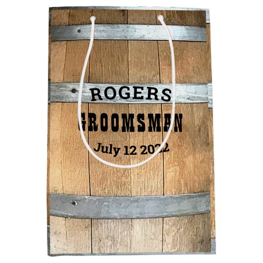 Gepersonaliseerde Groomsman Whiskey Barrel Medium Cadeauzakje (Voorkant)