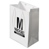 Gepersonaliseerde Groomsman's Monogram en Naam Medium Cadeauzakje (Voorkant Gekanteld)