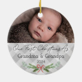 Gepersonaliseerde Grootouders Eerste Kerstfoto Keramisch Ornament (Achterkant)