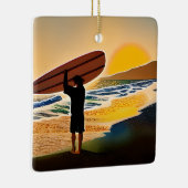 Gepersonaliseerde Guy op het strand met Surf Board Keramisch Ornament (Rechts)