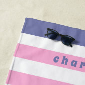 Gepersonaliseerde haai Witte roze grijze gestreept Strandlaken (In situ)