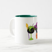 Gepersonaliseerde Halloween Witch Black Cat Coffee Tweekleurige Koffiemok (Voorkant links)
