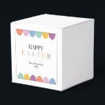 Gepersonaliseerde Happy Easter Kleurrijk Eenvoudig Bedankdoosjes<br><div class="desc">Gepersonaliseerde Happy Easter Kleurrijke Eenvoudige Moderne Favorieten Boxen beschikt over een witte achtergrond met een speels en kleurrijk ontwerp. De voorkant toont een moderne "PASEN" -tekst in elegante, levendige kleuren, samen met geïllustreerde paaseieren. Een dunne ronde hoeklijn lijsten het ontwerp, het toevoegen van een zacht en stijlvol tintje. Perfect voor...</div>