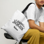Gepersonaliseerde Happy Halloween Trick or treat Tote Bag<br><div class="desc">Transformeer je Halloween-truc of trakteer in een stijlvol avondje uit met deze aangepaste Happy Halloween-canvas tas die kan worden gepersonaliseerd met een naam. Met zijn spookachtige maar grillige charme, zal deze canvas tas zeker rillingen over je rug en opwinding door je aderen sturen! Eenvoudig de naam bewerken en toevoegen aan...</div>