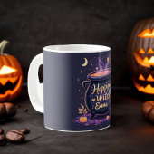 Gepersonaliseerde Happy Witch Halloween Cauldron Koffiemok