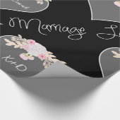 Gepersonaliseerde harten en bloemen krijtbord brui cadeaupapier (Hoek)