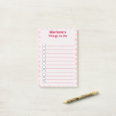 Gepersonaliseerde harten over roze dingen om te do post-it® notes (Op bureau)