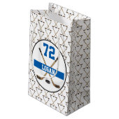 Gepersonaliseerde Hockey Speler Naam Nummer Blauwe Klein Cadeauzakje (Achterkant Gekanteld)