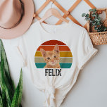 Gepersonaliseerde  Hond Custom Retro Pet Foto Tri-Blend Shirt<br><div class="desc">Vier je katachtige vriend in stijl met het gepersonaliseerde Cat Custom Retro Pet Photo Tri-Blend Shirt! Dit unieke shirt heeft een charmante zonsondergangsachtergrond in retro-stijl, perfect gecombineerd met een aangepaste foto van uw geliefde kat. Of u nu op zoek bent naar show van de unieke persoonlijkheid van uw kat of...</div>