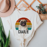 Gepersonaliseerde  Hond Custom Retro Pet Foto Tri-Blend Shirt<br><div class="desc">Vier je liefde voor je harige vriend met ons gepersonaliseerde Dog Custom Retro Pet Photo Tri-Blend Shirt! Dit stijlvolle en comfortabele shirt is ideaal voor elke dierenliefhebber en combineert een retro-stijl zonsondergangontwerp met de aangepaste foto van uw huisdier voor een unieke en nostalgische uitstraling. Upload de foto van uw huisdier,...</div>