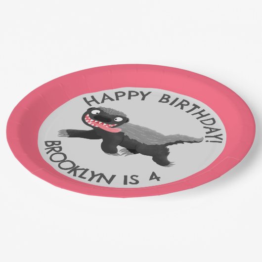 Gepersonaliseerde honing das cartoon verjaardag papieren bordje (Gekanteld)