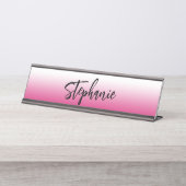 Gepersonaliseerde Hot Fuchsia Pink en White gradië Bureau Naambordje (Voorkant)