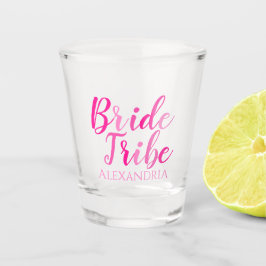 Gepersonaliseerde Hot Pink Typografie Bachelorette Shot Glas