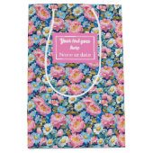 Gepersonaliseerde hot roze en blauwe bloemen cadea medium cadeauzakje (Voorkant)