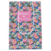 Gepersonaliseerde hot roze en blauwe bloemen cadea medium cadeauzakje (Achterkant)