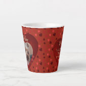 Gepersonaliseerde huisdier foto rood Keepsake Latte Mok (Voorkant)