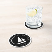 Gepersonaliseerde jachtclub. Aangepaste zeilboot Ronde Kartonnen Onderzetter (Insitu)