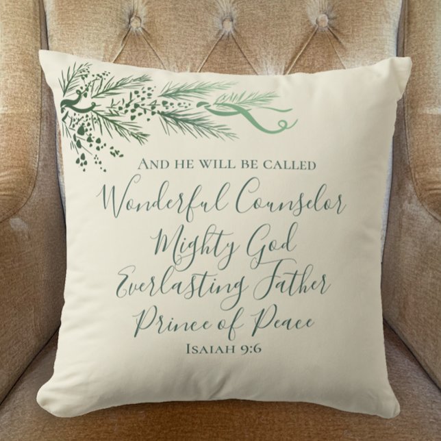 Gepersonaliseerde Jesaja 9:6 Modern Pine Christmas Kussen (Isaiah 9:6 Prince of Peace Bible Verse with modern green pine and elegant script.  Christmas Decor.)