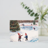 Gepersonaliseerde kabouters schaatsen kerst Briefk Feestdagenkaart (Staand voorkant)