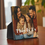 Gepersonaliseerde Keepsake familiefoto Dit zijn wi Fotoplaat<br><div class="desc">Vier je verhaal met deze aangepaste familiefoto-plaquette met je achternaam en de oprechte uitdrukking "This Is Us." Een moderne aandenken voor planken,  bureaus of geschenken aan degenen die het meest betekenen,  ideaal voor feestdagen,  housewarming,  of alledaagse momenten van verbinding.</div>