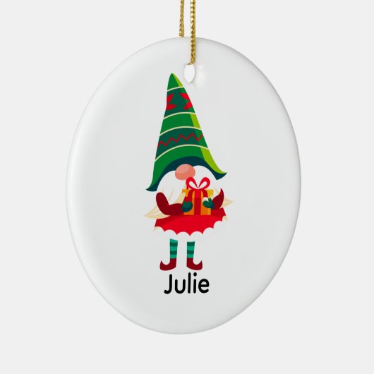 Gepersonaliseerde kerst Gnome met een geschenkdoos Keramisch Ornament (Rechts)