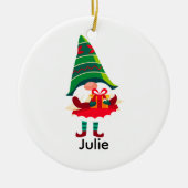Gepersonaliseerde kerst Gnome met een geschenkdoos Keramisch Ornament (Voorkant)