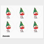 Gepersonaliseerde kerst Gnome met een geschenkdoos Ronde Sticker (Vel)