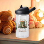 Gepersonaliseerde kerst grillige Baby 1e Kerstmis Waterfles<br><div class="desc">Vier de eerste Kerstmis van je baby met de gepersonaliseerde kerst grillige Baby 1e kerst waterfles. Dit is niet zomaar een waterfles; het is een gepersonaliseerde aandenken die deze speciale mijlpaal in het leven van je baby herdenkt. Pas het aan met de naam van uw baby om een unieke en...</div>