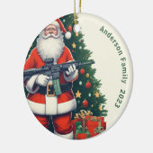 Gepersonaliseerde Kerstman en AR-15 Kerstmis Keramisch Ornament (Links)