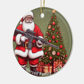 Gepersonaliseerde Kerstman en AR-15 Kerstmis Keramisch Ornament (Links)