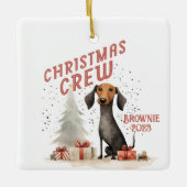 Gepersonaliseerde Kerstmis Crew Hond Keramisch Ornament (Voorkant)