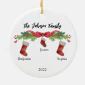 Gepersonaliseerde Kerstmis Familie van 3 Met Namen Keramisch Ornament (Achterkant)