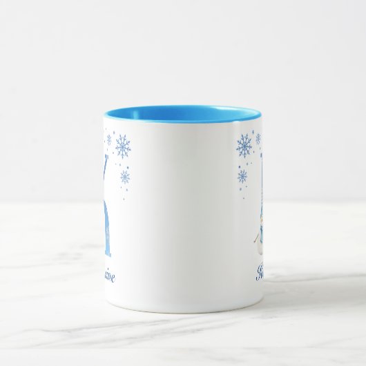 Gepersonaliseerde Kerstmis Sneeuwvlokken Monogram  Mok (Midden)