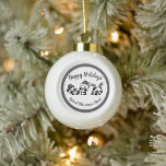 Gepersonaliseerde kerstpanda's tin sneeuwvlok ornament<br><div class="desc">Dit gepersonaliseerde kerstpanda's ontwerp zal u vullen met feestvreugde. Je kunt alle tekst personaliseren om iets anders te zeggen als je wilt,  of je kunt het houden alsof je het origineel bewondert. Prettige feestdagen NL!</div>