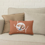 Gepersonaliseerde Kerstvakantie Vreugde Rust Foto Kussen<br><div class="desc">Dit stijlvolle kerst fotokussen is versierd met het woord JOY in moderne witte typografie op een terracotta achtergrond. Gemakkelijk aan te passen met uw foto en naam.</div>