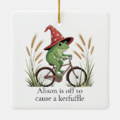 Gepersonaliseerde kikker op een fiets Kerfuffle Gr Keramisch Ornament (Achterkant)