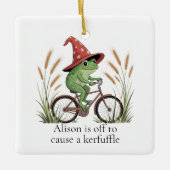 Gepersonaliseerde kikker op een fiets Kerfuffle Gr Keramisch Ornament (Voorkant)