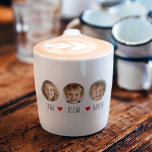 Gepersonaliseerde Kinder foto met namen en harten Espresso Kop<br><div class="desc">Drink je espresso met een glimlach! Deze gepersonaliseerde espressokop bevat drie foto's van schattige kinderen in combinatie met hun namen en lieve rode hartpictogrammen - een kleine maar betekenisvolle manier om je geliefden dicht bij elkaar te houden tijdens je koffiepauze. Pas het aan met de foto's en namen van je...</div>