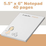 Gepersonaliseerde Kinder kleefmeisjes perziken Notitieblok<br><div class="desc">Pas dit notebookpad aan voor een klein meisje,  met haar naam.
Ontworpen in grijs met een kleine meisjesstokfiguur gekleed in perzikpolka-stippen,  met hart.</div>