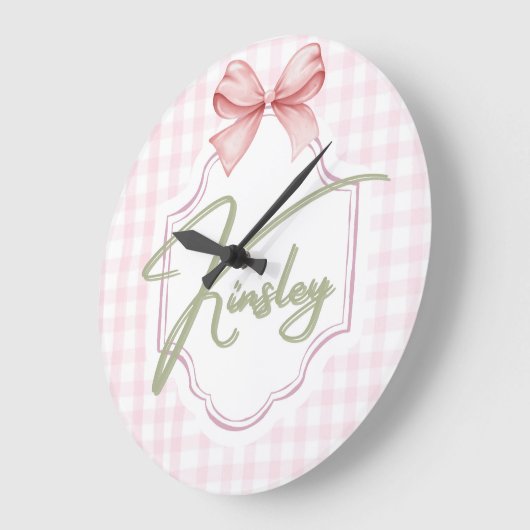 Gepersonaliseerde Kinsley Baby Girl Nursery Bow & Grote Klok (Hoek)