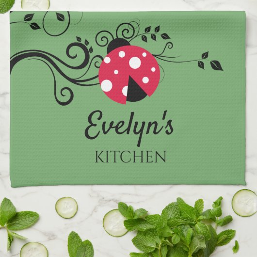 Gepersonaliseerde kleine dame bug keukenhanddoek (Gevouwen)