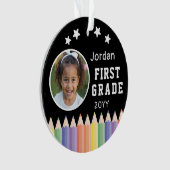 Gepersonaliseerde kleurrijke eerste klas aandenken ornament (voorkant)