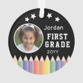 Gepersonaliseerde kleurrijke eerste klas aandenken ornament (achterkant)