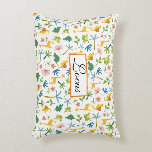 Gepersonaliseerde kleurrijke giraferjongen accent kussen (Voorkant(Verticaal))